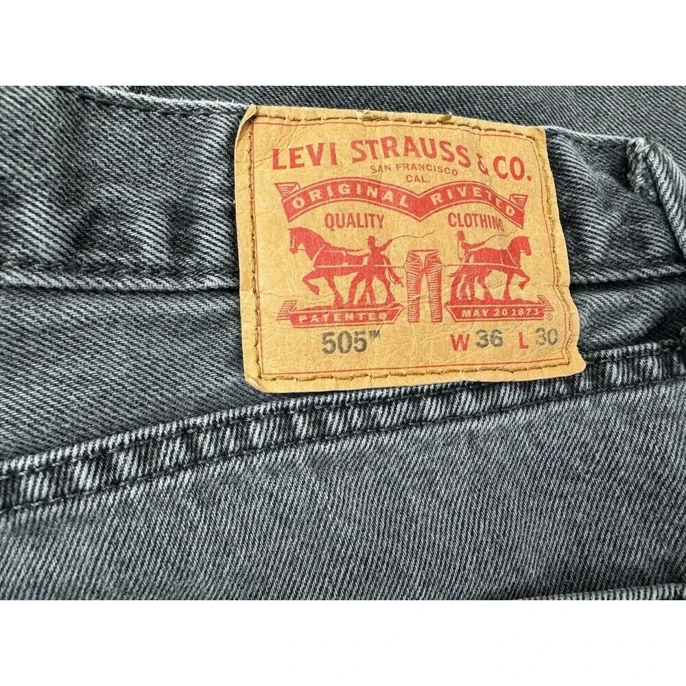 Levis 505 Size 36x30 Mens Jeans Black Cotton (Actual Inseam 28.5) Straight
